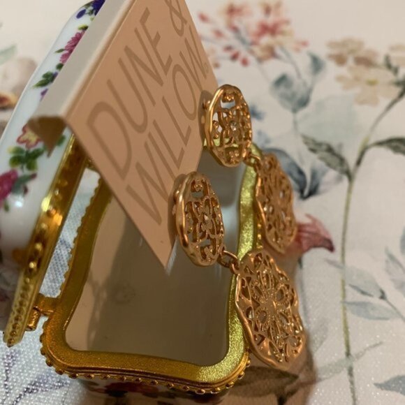 Dune & Willow Floral Hammered Double Disc Earrings - Picture 3 of 4